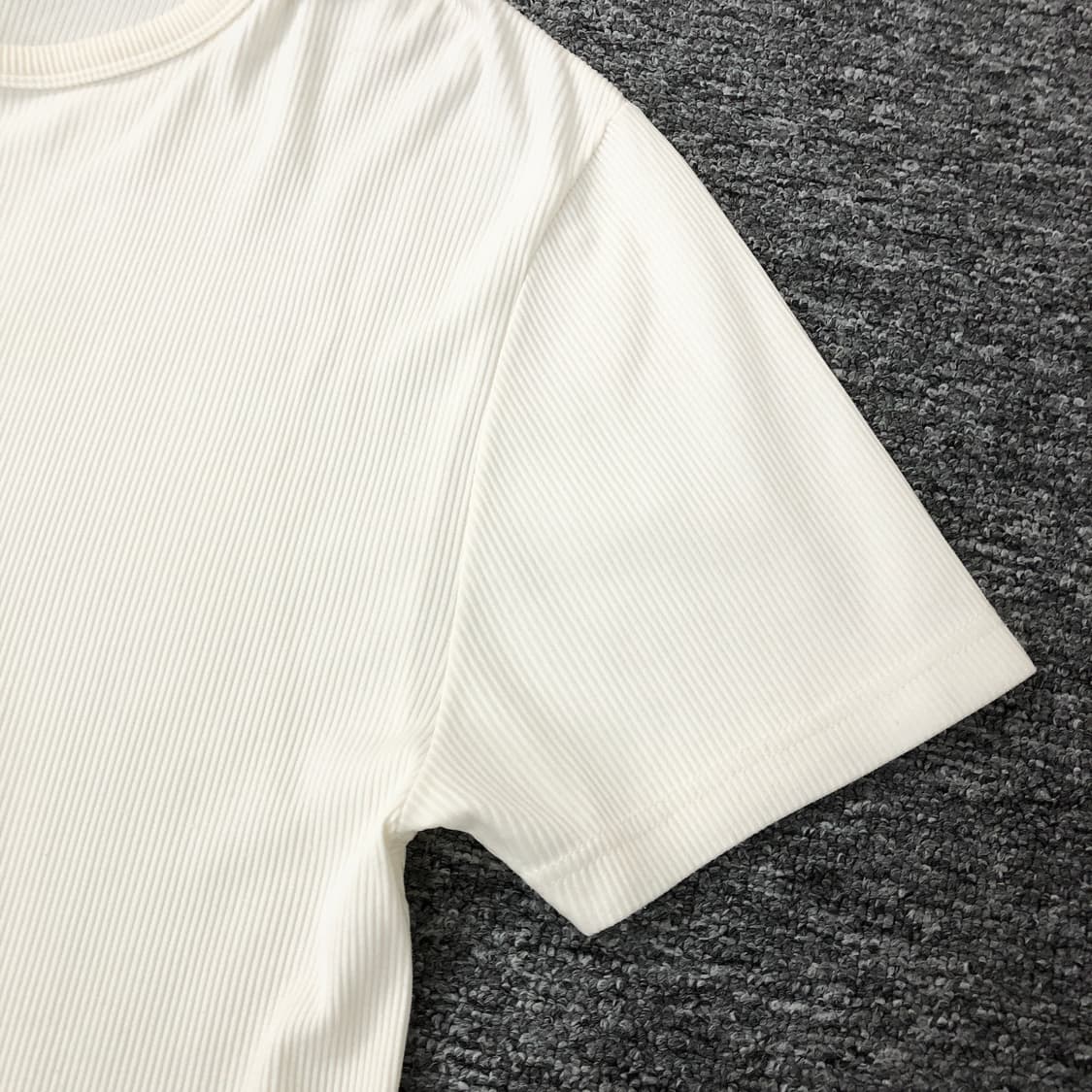 베르사체 정품 머슬핏 플리츠 반팔 화이트 상품이미지6