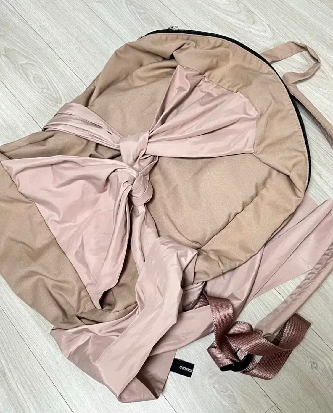 이우가마카라스 노티드 백팩 미스티 로즈 상품이미지2