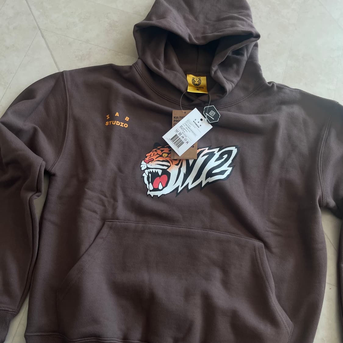 새상품(S)아이앱스튜디오 IAB 기아타이거즈 후드티 브라운 상품이미지4