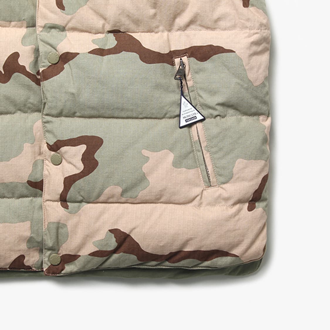  MONCLER X C.D.G "Pattern Down Vest" 상품이미지3