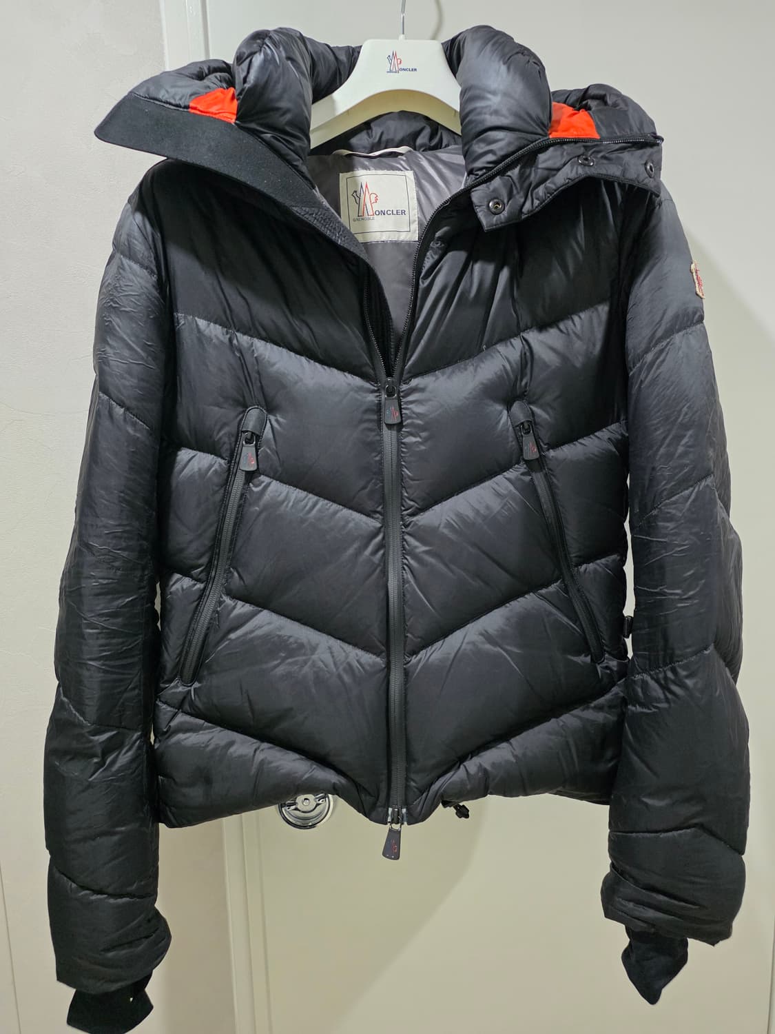 몽클레어 그레노블 BECKLER 블랙 패딩 상품이미지1