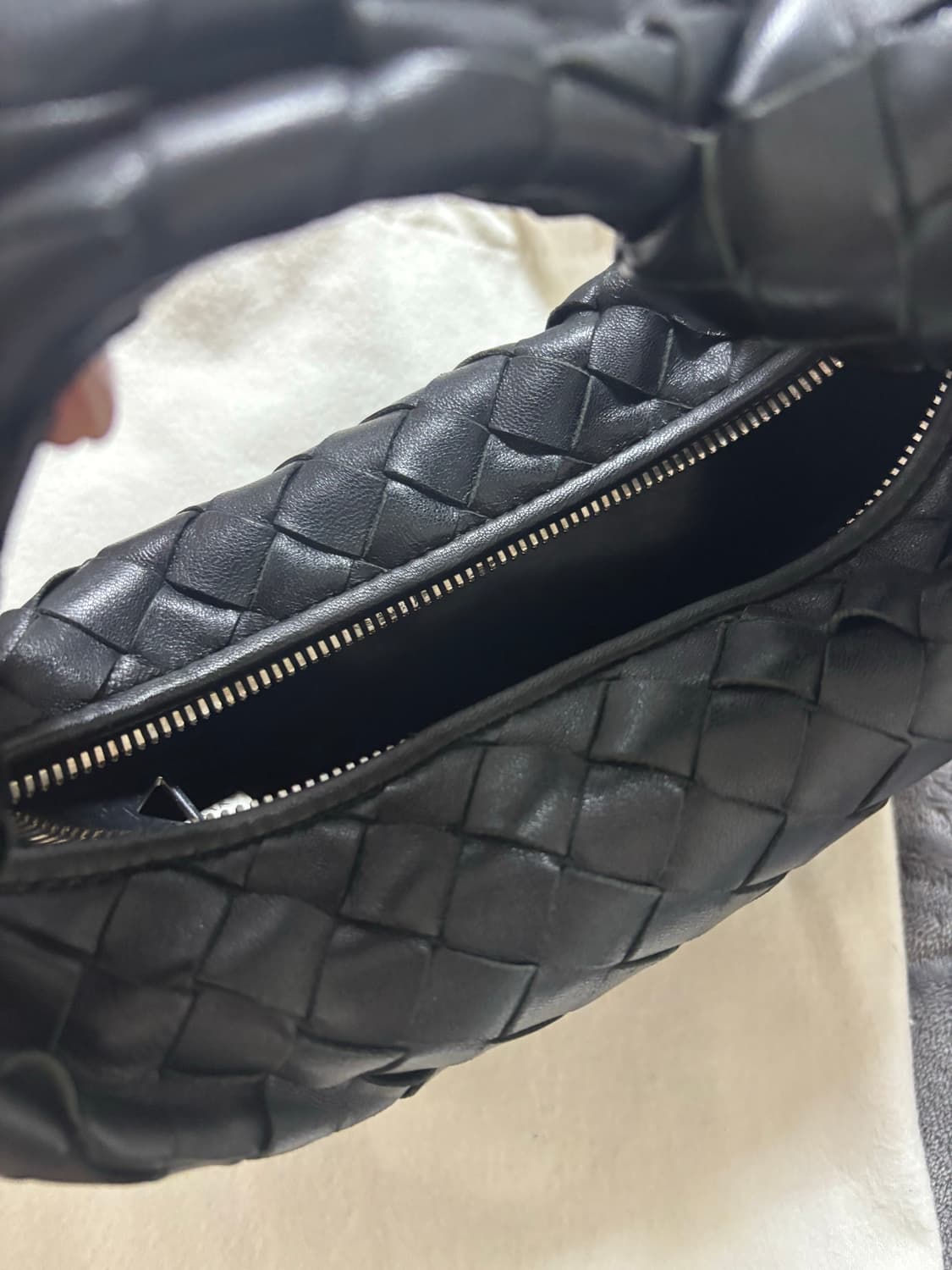 보테가베네타 조디백 미니 블랙 은장 상품이미지3