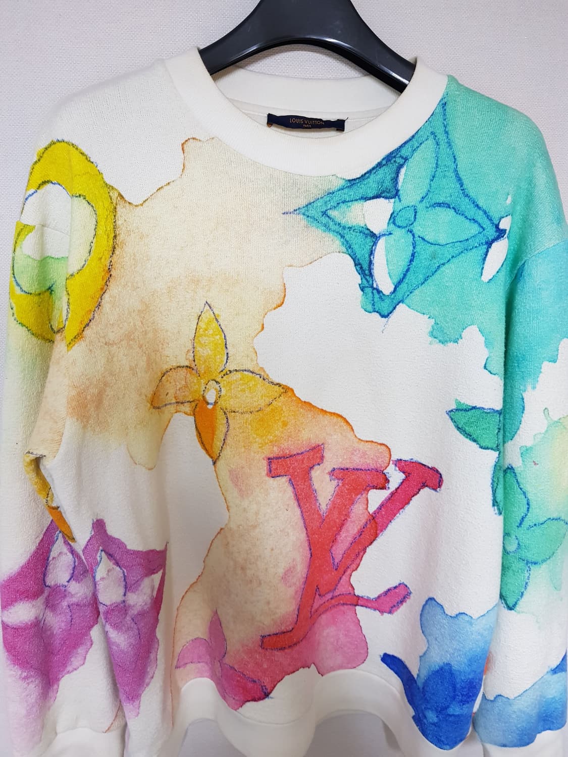 루이비통 워터컬러 모노그램 니트 맨투맨 상품이미지4