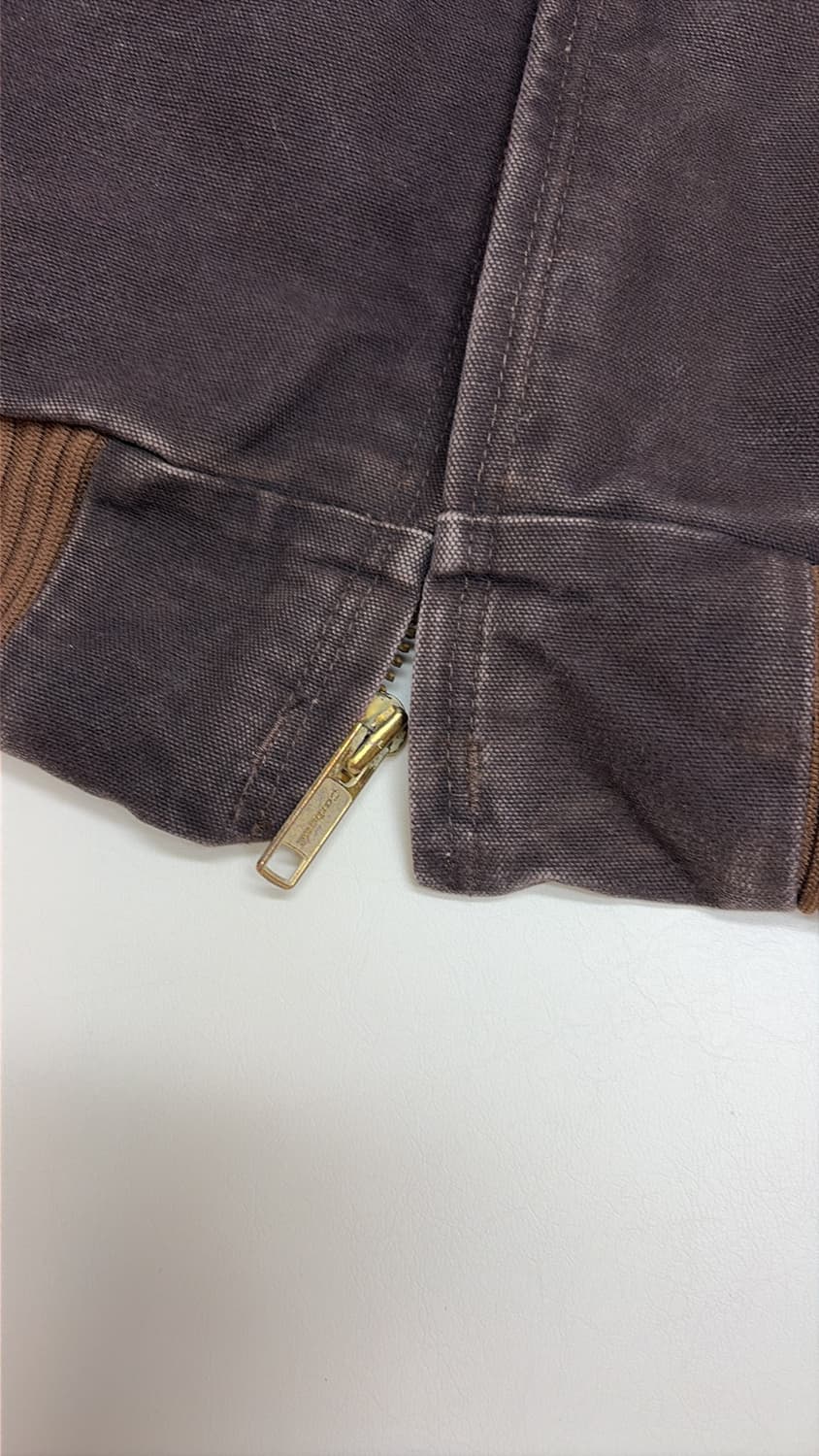 칼하트 j130 다크브라운 팝니다 상품이미지6