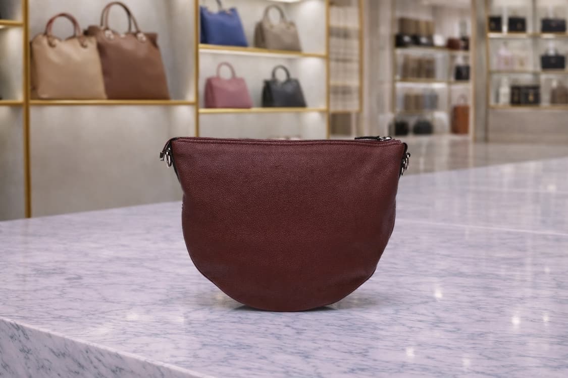 [S급] 구찌 B 스몰 크로스바디백 판매합니다!!! 상품이미지2