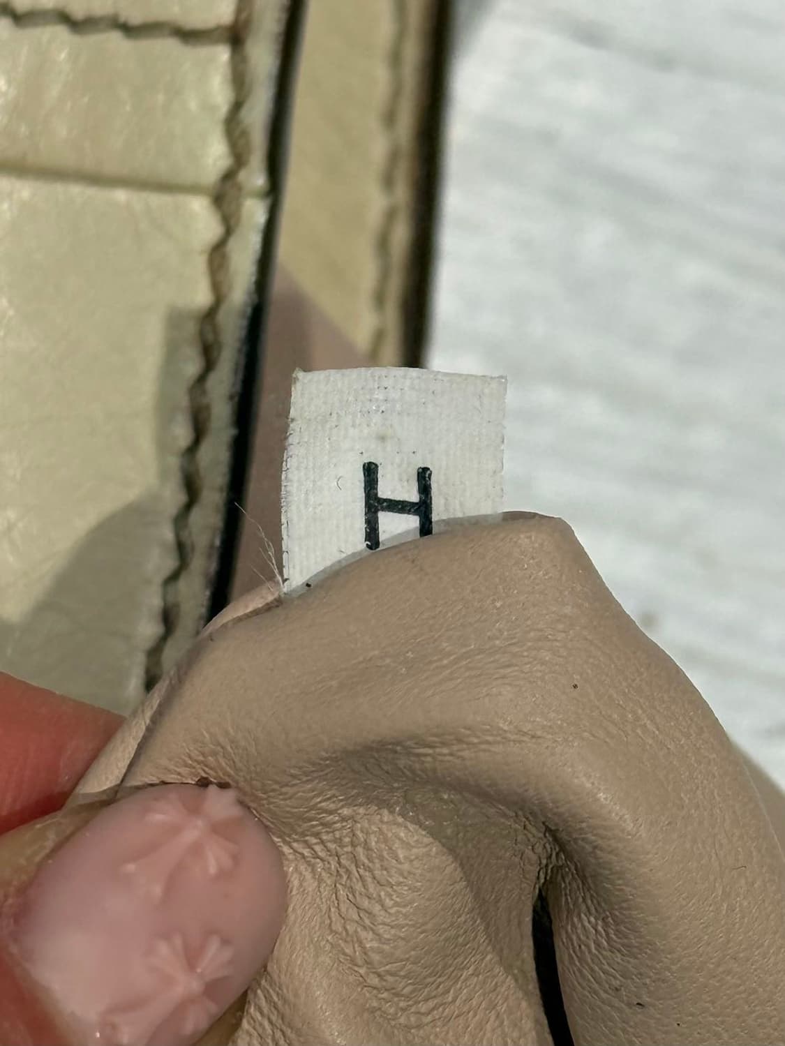 프라다 아이보리 비텔로 레더 이스트웨스트 체인백 상품이미지10