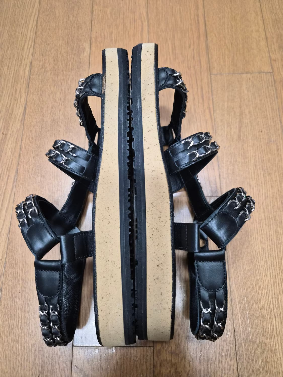 (정품) 샤넬 24SS 벨크로 샌들 38 (명품 여자 신발 슬리퍼 뮬 스 상품이미지4