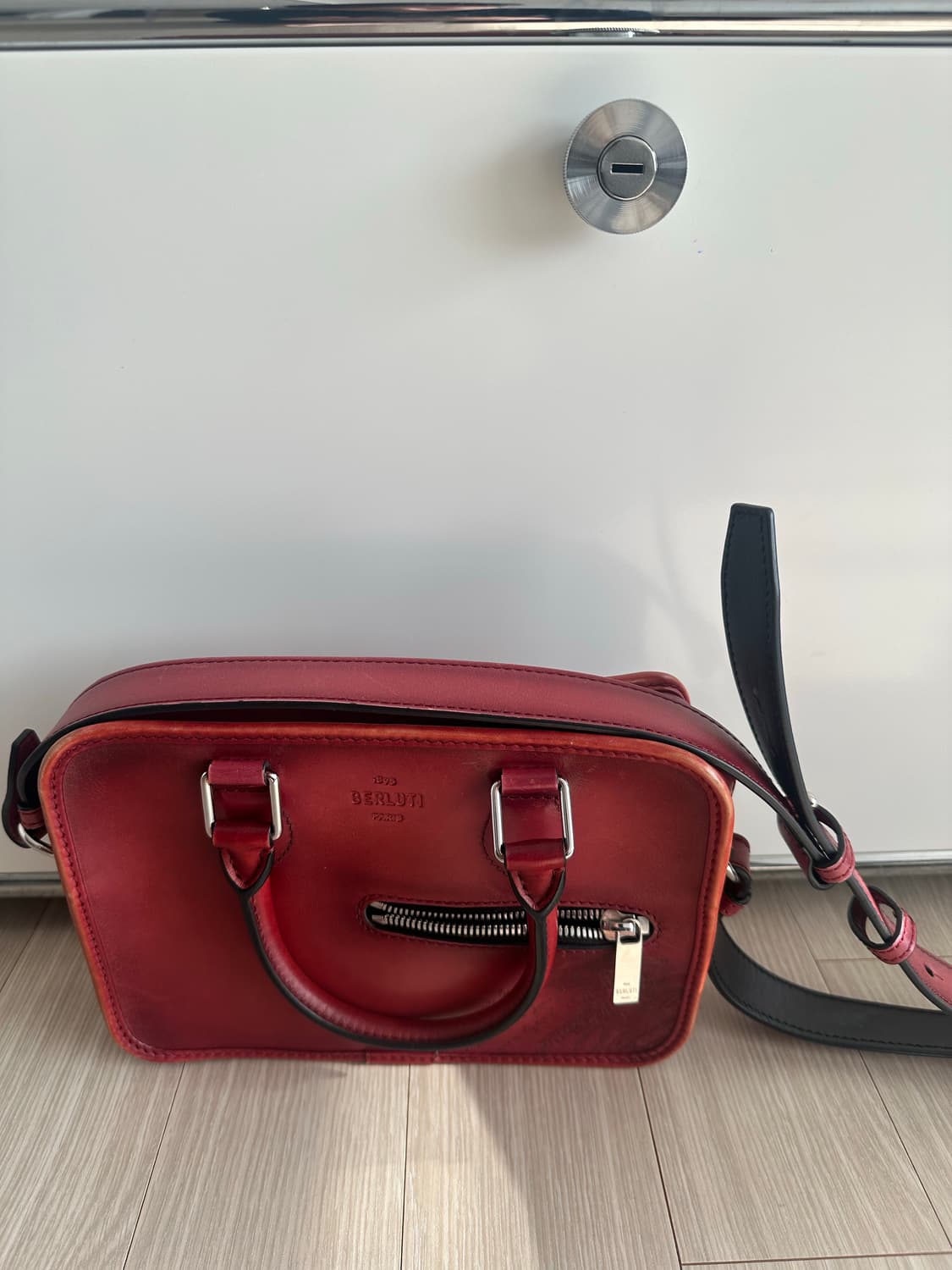 벨루티 원주르 메신저백 상품이미지2