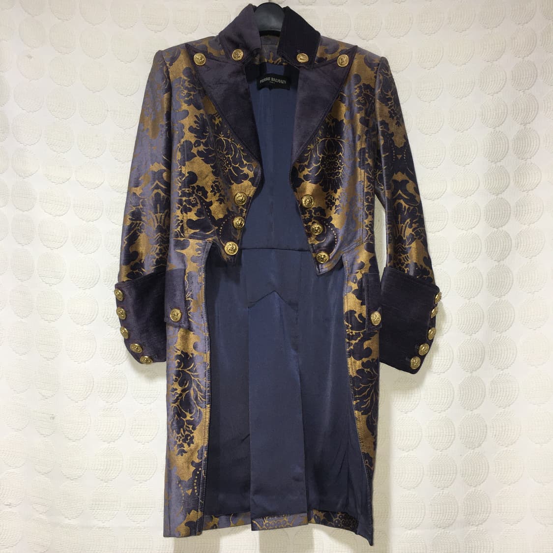 피에르 발망 바로크 자카드 벨벳 밀리터리 롱 자켓 상품이미지5