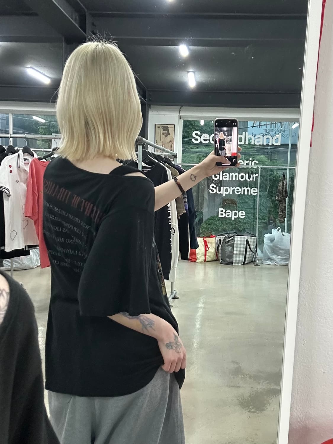 히스테릭 글래머 퍽베어 와이드넥 반팔 티셔츠 상품이미지2