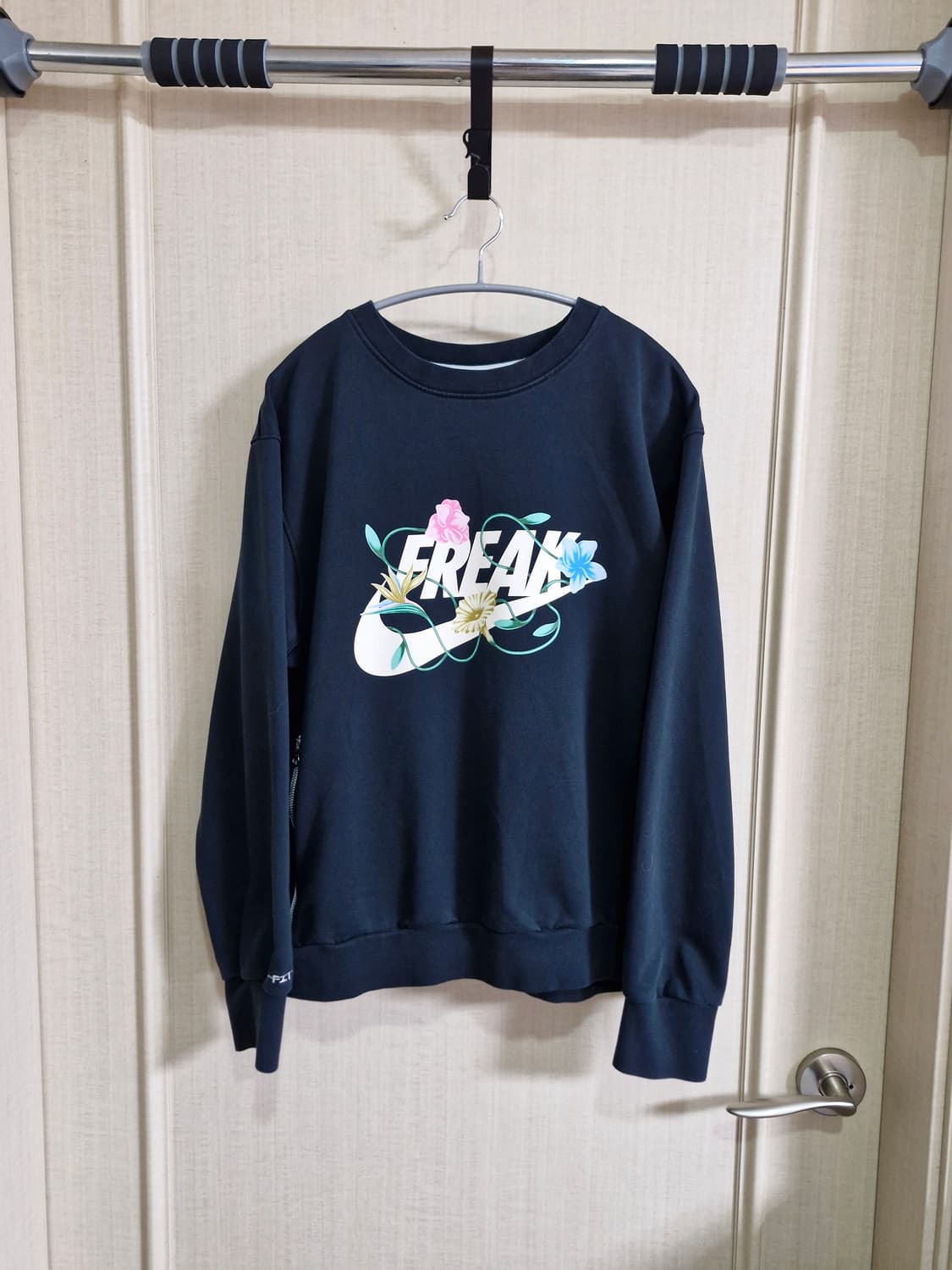 나이키 플라워 맨투맨 블랙 L 상품이미지1