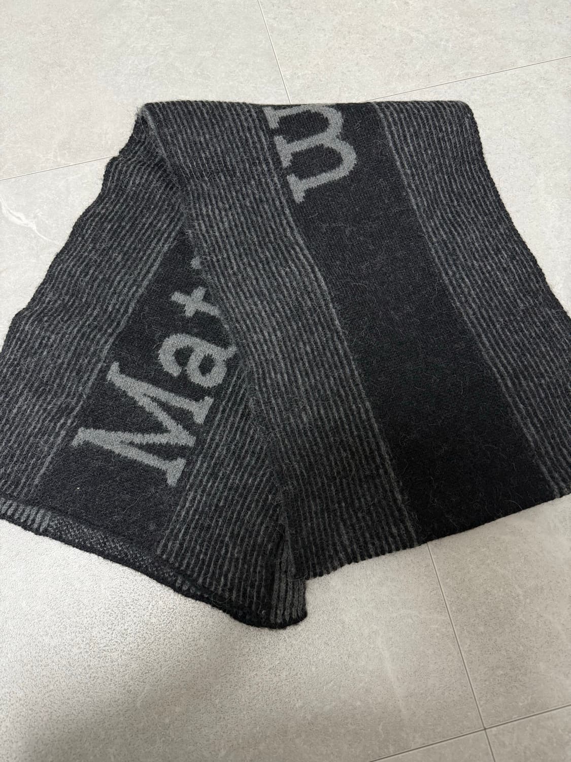 마뗑킴 스트라이프 머플러 상품이미지1