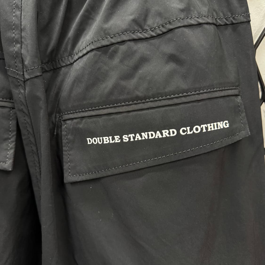 에센셜 더블 스탠다드 클로징 나일론 카고 팬츠 블랫 상품이미지7
