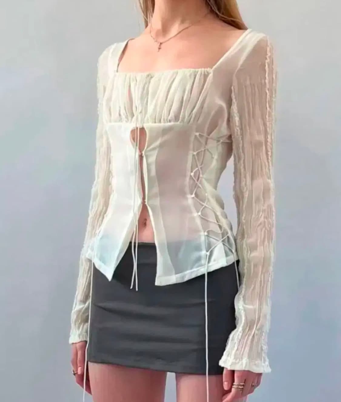 미착용 본네 레이스업 블라우스 아이보리 상품이미지1