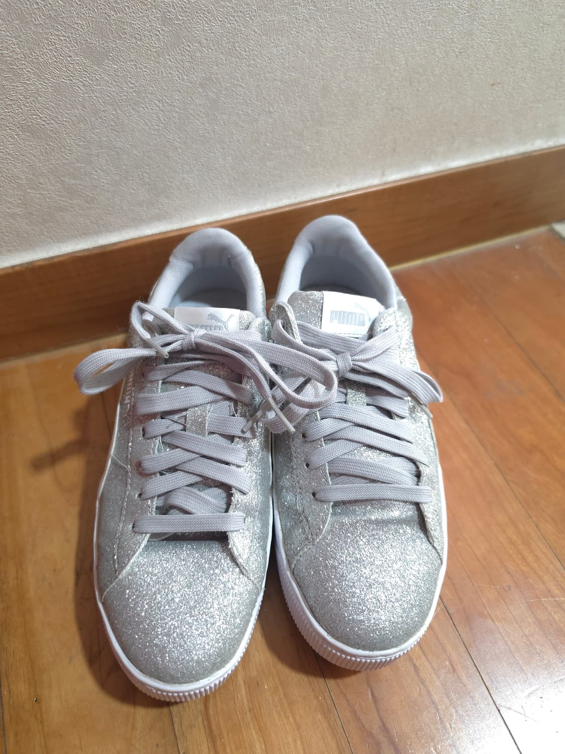 푸마 실버 그레이 글리터 플랫폼 스니커즈 상품이미지1