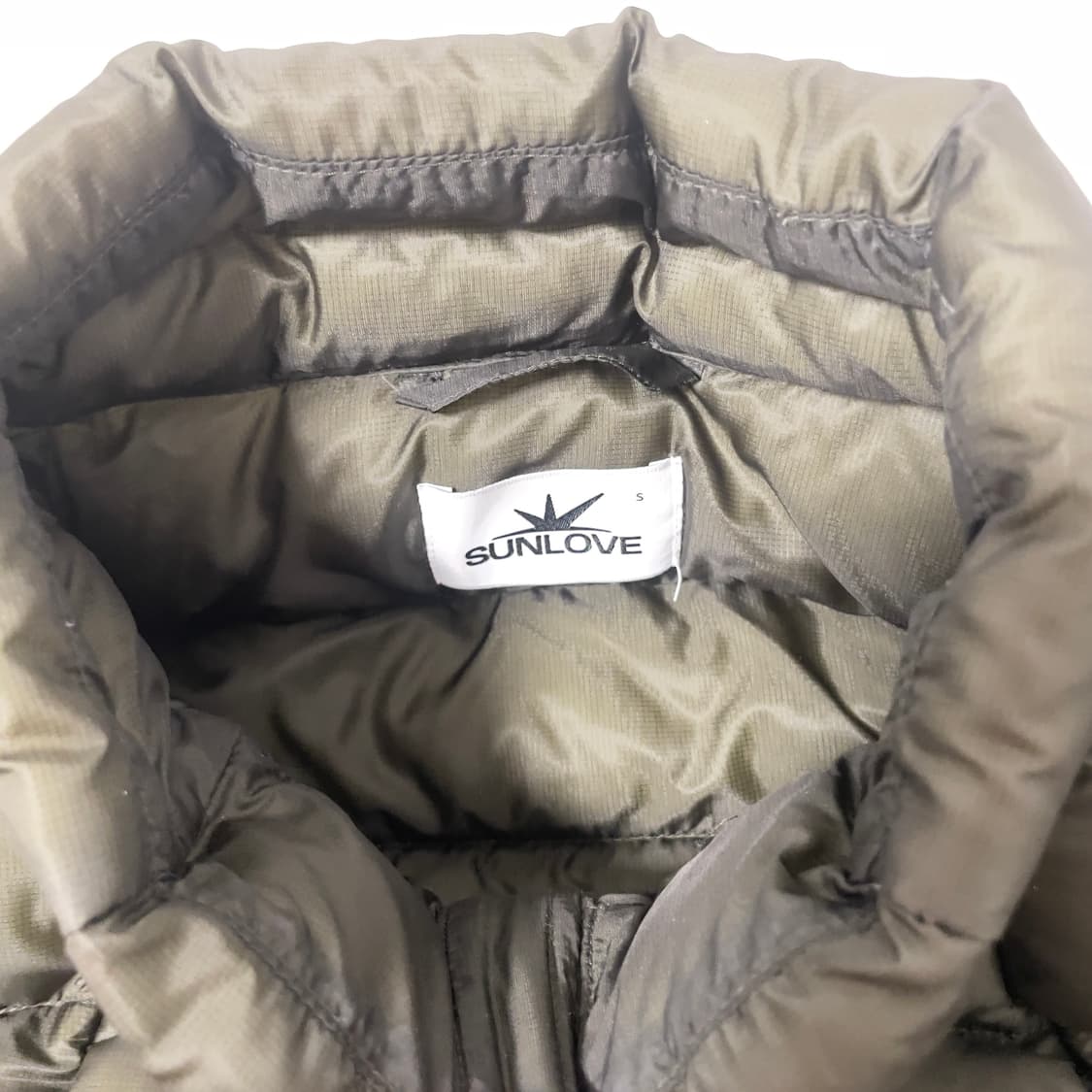 썬러브 경량패딩 차콜(카키)  S 단종제품 상품이미지3