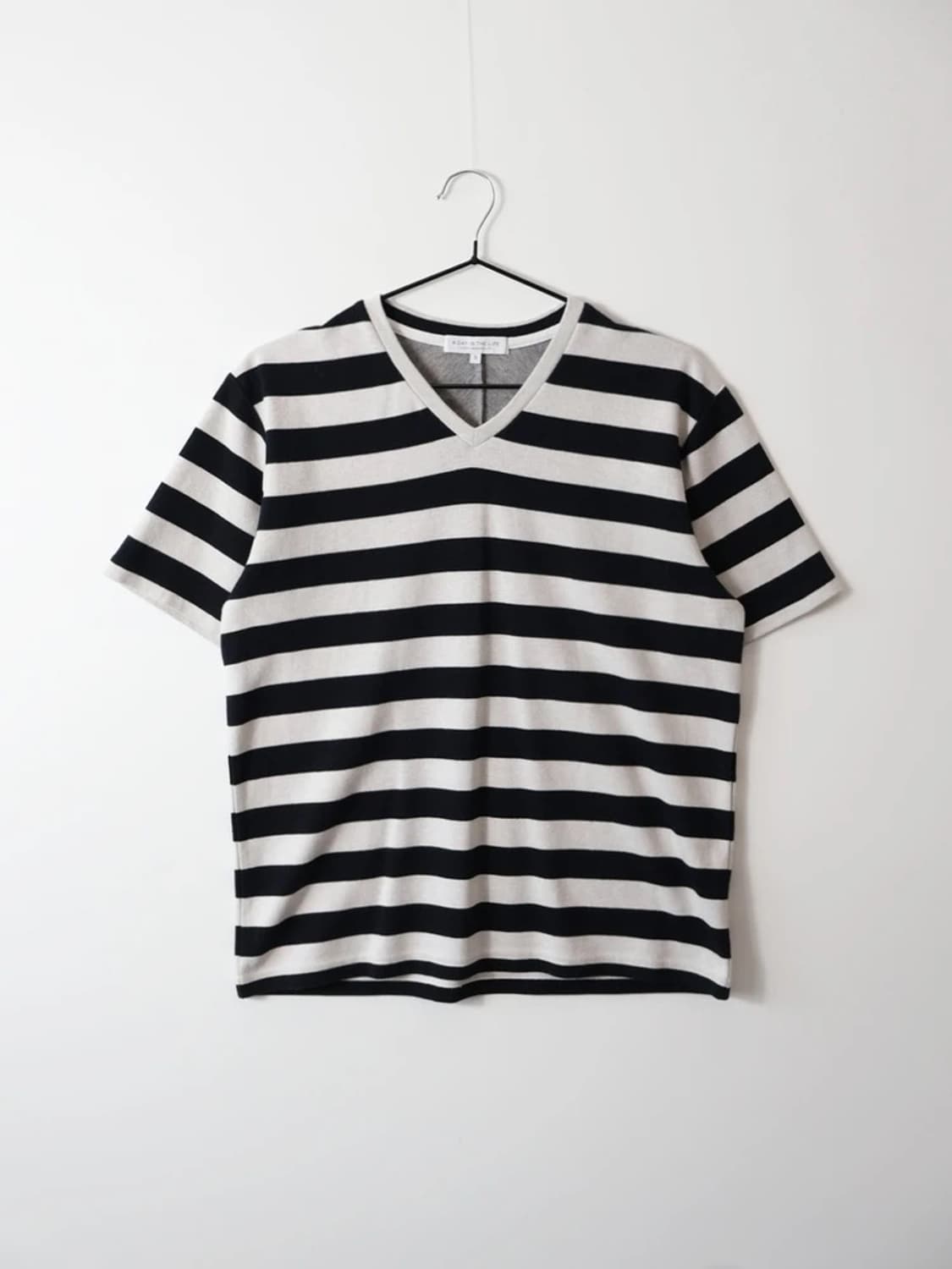United Arrows Stripe V Neck Tee 상품이미지3
