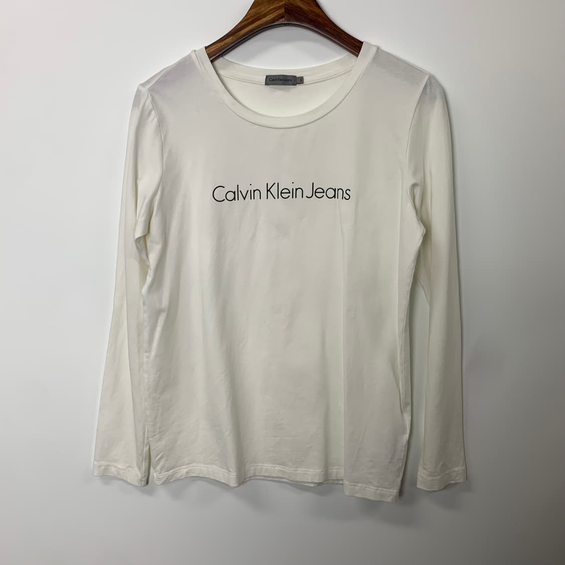 캘빈클라인 스펠아웃 화이트 롱 슬리브 상품이미지2