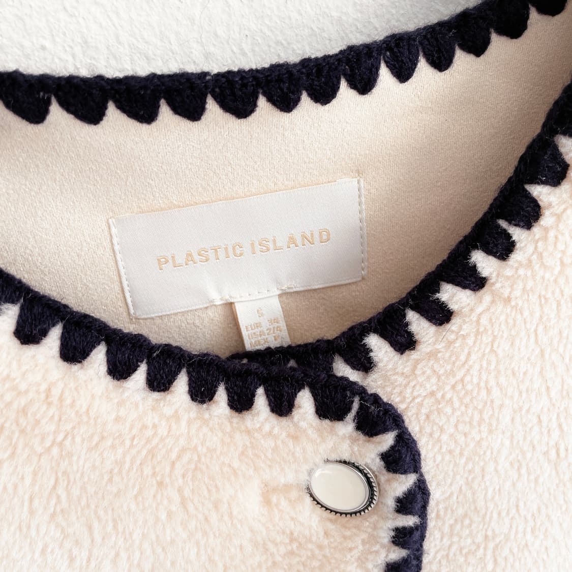 플라스틱 아일랜드 자수 배색 퍼 베스트 상품이미지4