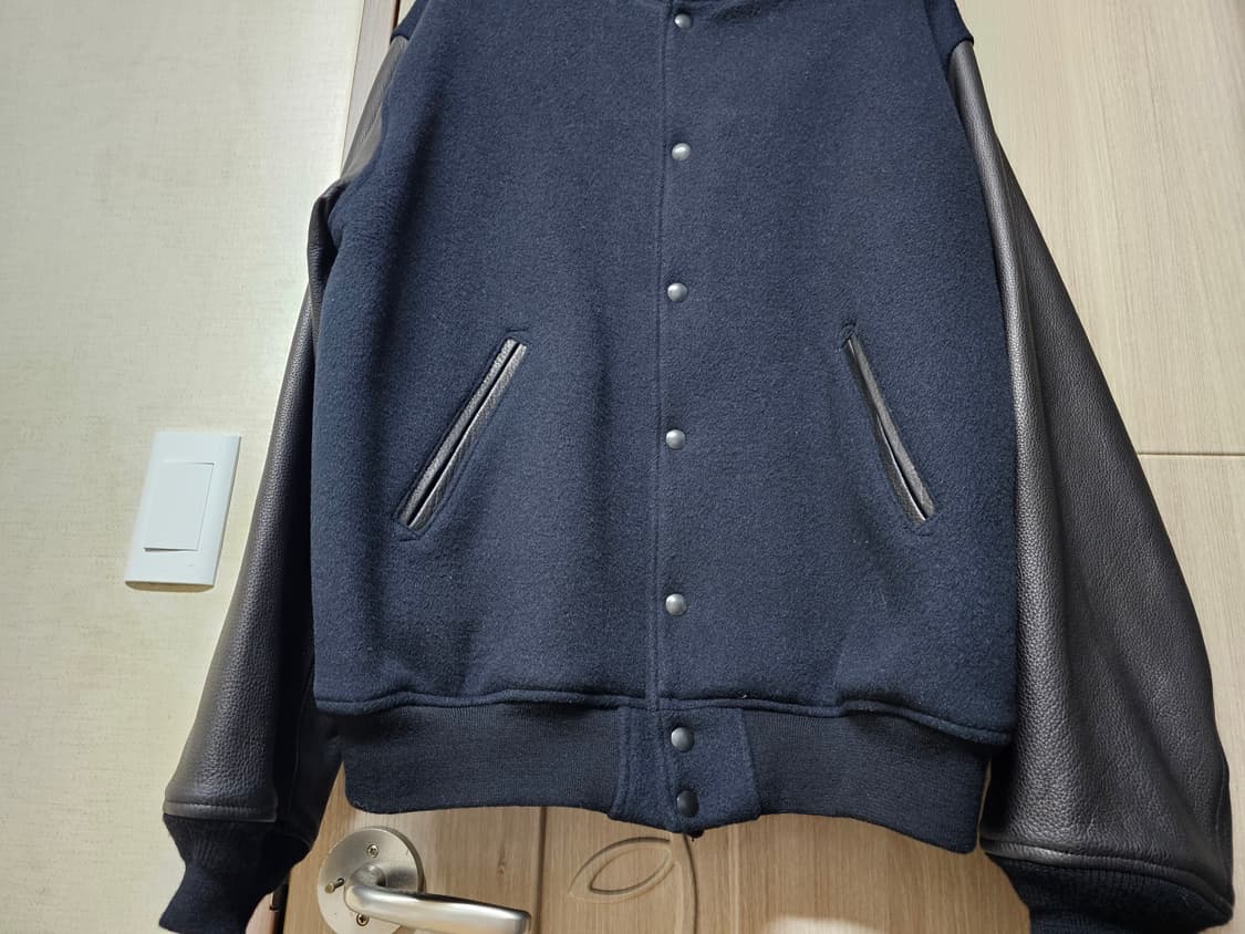 캡틴선샤인 23fw 어워드 자켓 44사이즈 블랙 바시티 상품이미지2