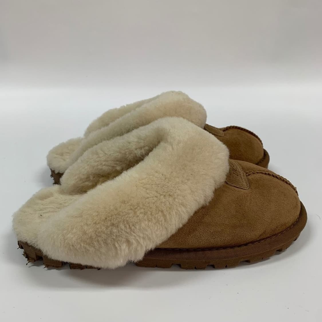 UGG 오즈웨어 양털 슬리퍼 체스트넛 240 상품이미지5