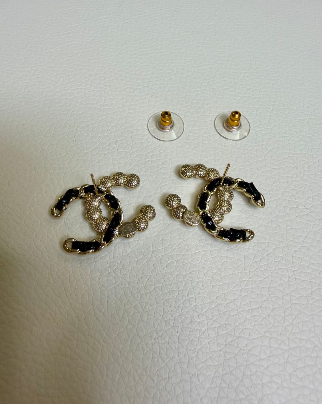 샤넬 가죽체인&진주 CC로고 귀걸이 업사이클링 상품이미지7