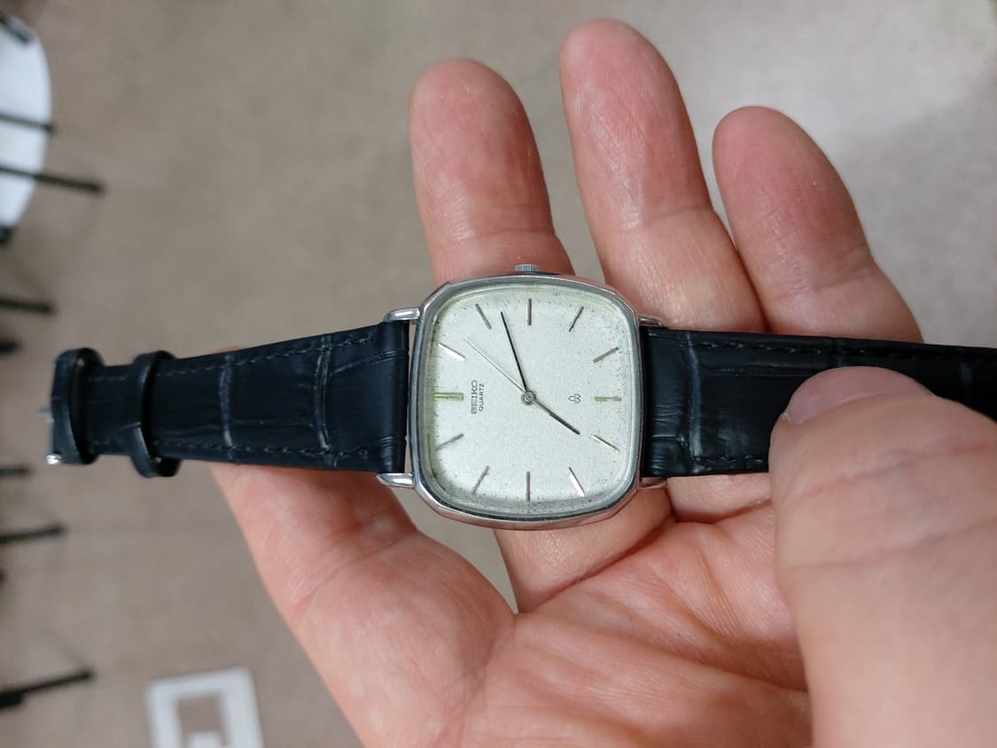 세이코 사각 쿼츠 가죽 시계 상품이미지1