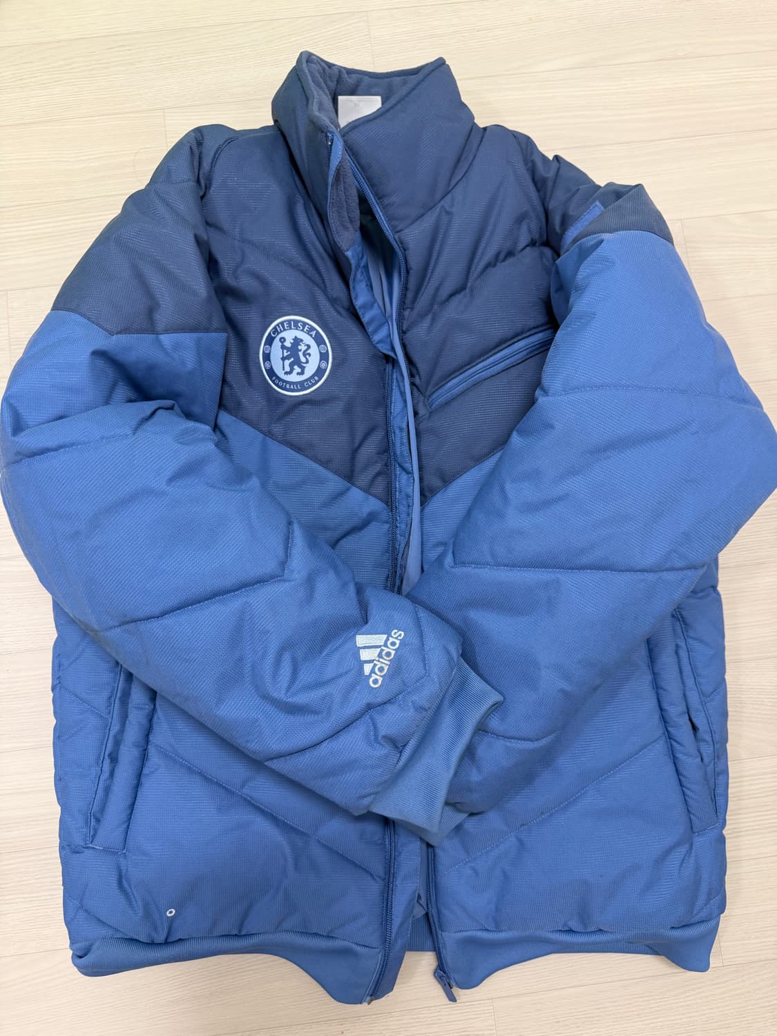 아디다스 빈티지 첼시 패딩 상품이미지1