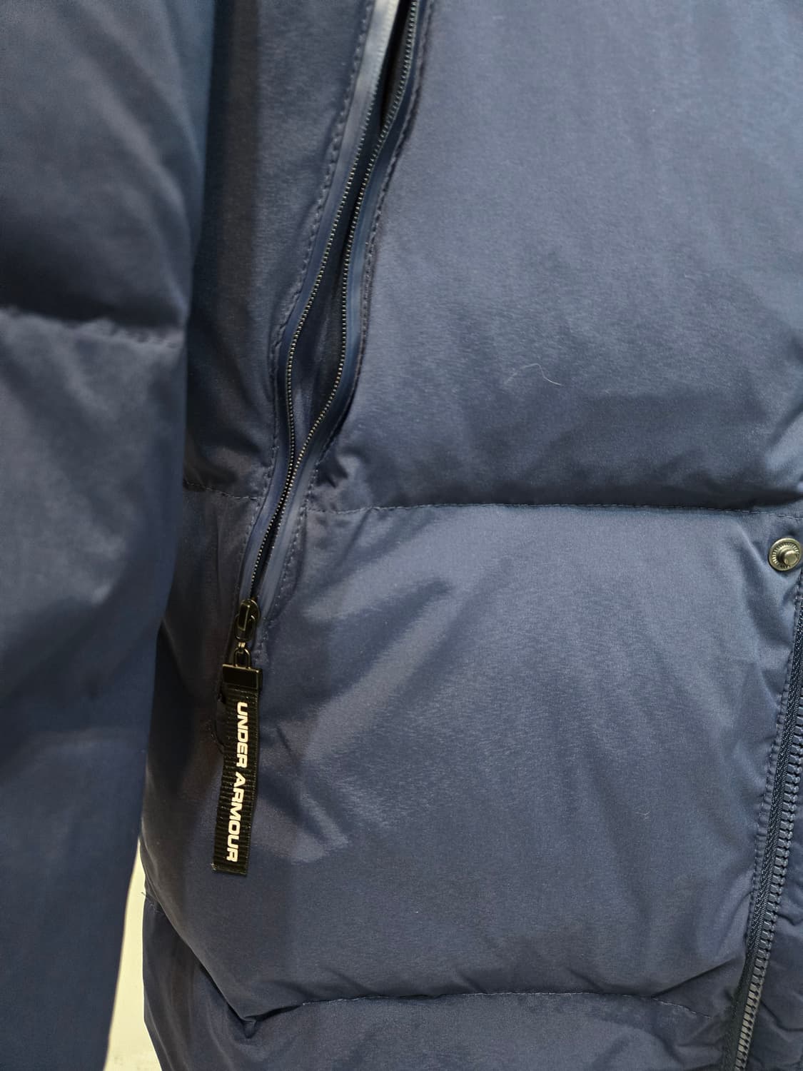 언더아머 다운 벤치 롱패딩 공용 s-m 상품이미지4