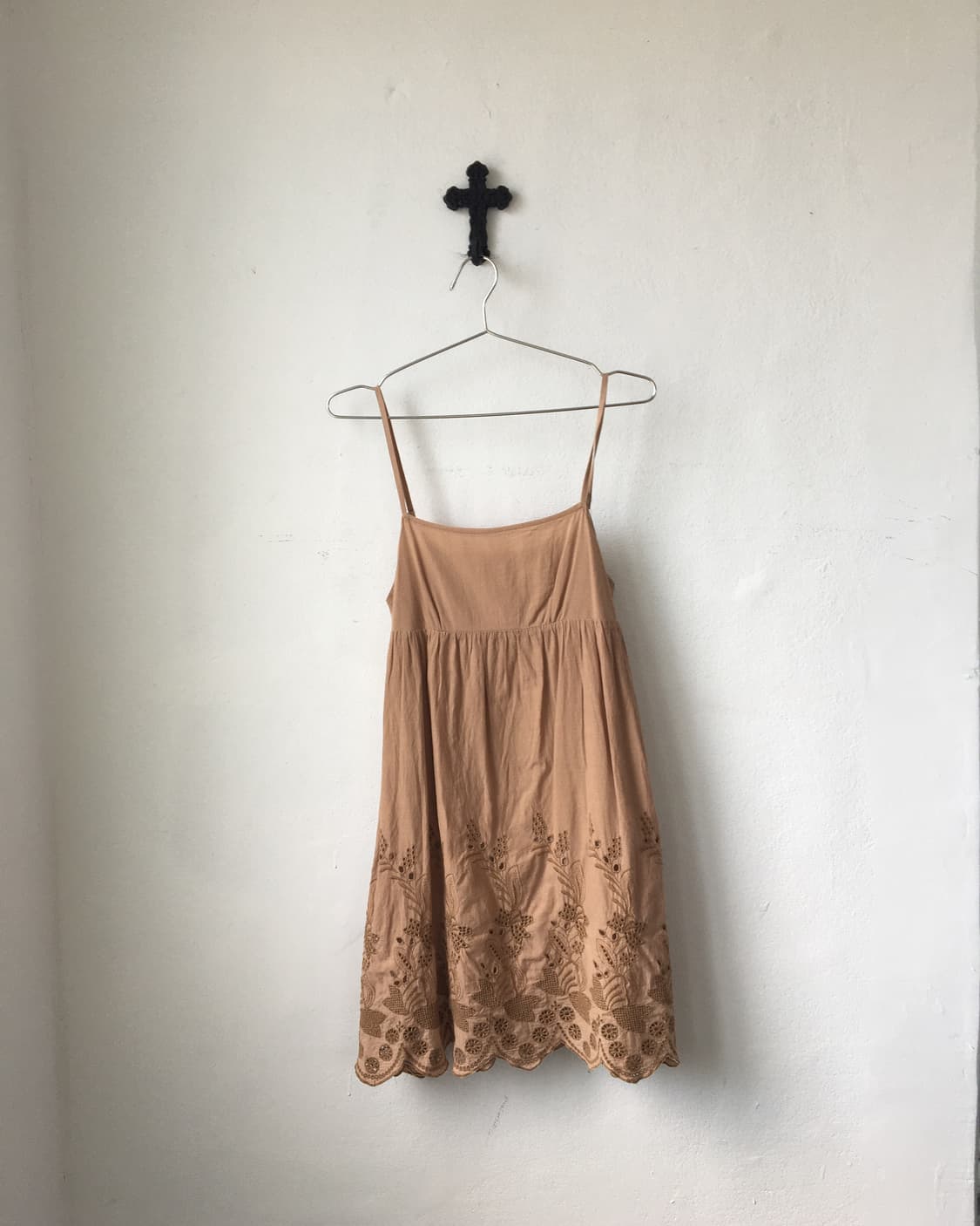 Punching point sleeveless one piece 상품이미지1