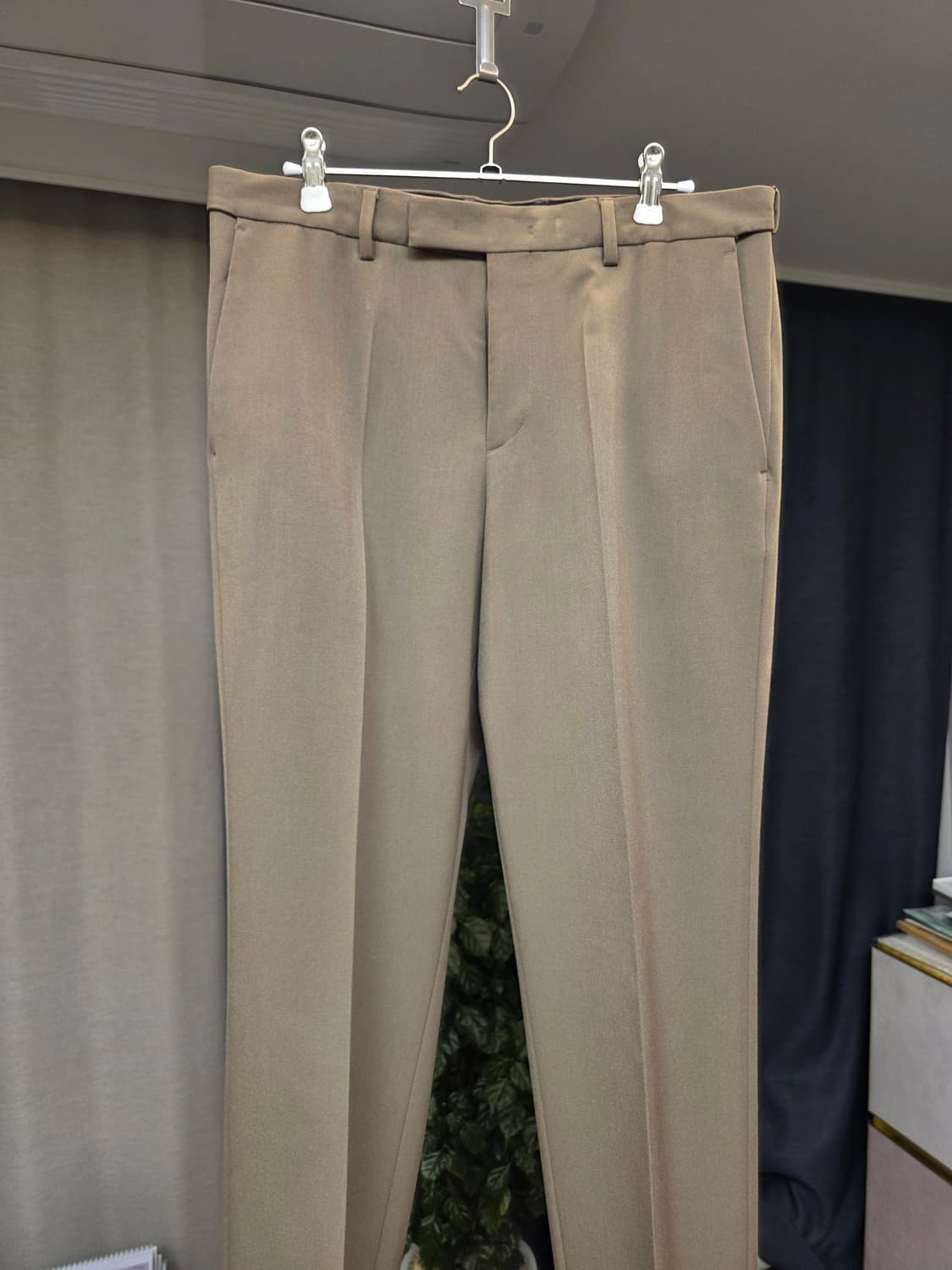 무신사스탠다드 / 세미 와이드 히든 밴딩 슬랙스 [더스티 베이지] / 3 상품이미지1