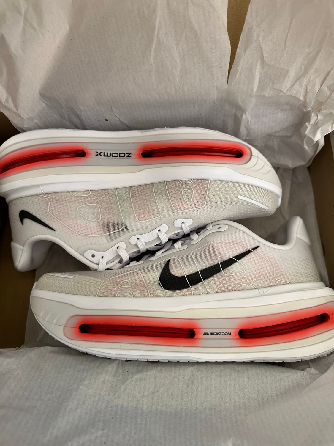 나이키 보메로 프리미엄 270 상품이미지1