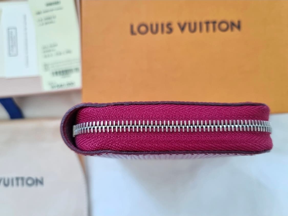 루이비통 에삐 지퍼 카드지갑 푸시아 상품이미지10