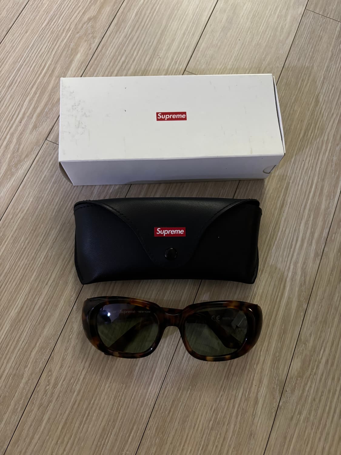 슈프림 클레오 선글라스 톨토이즈24SS 상품이미지1