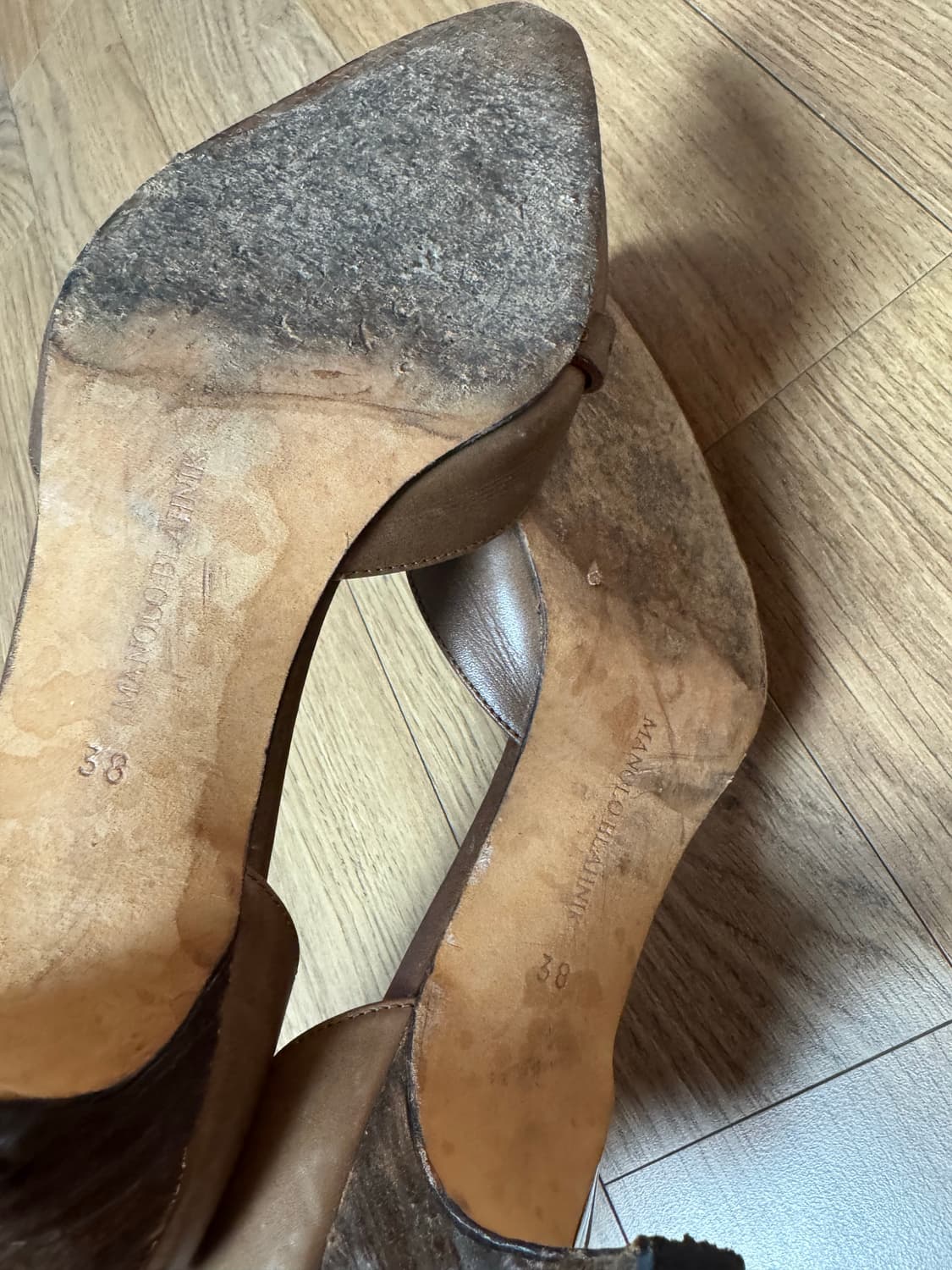 마놀로 블라닉 브라운 펌프스 38 상품이미지7