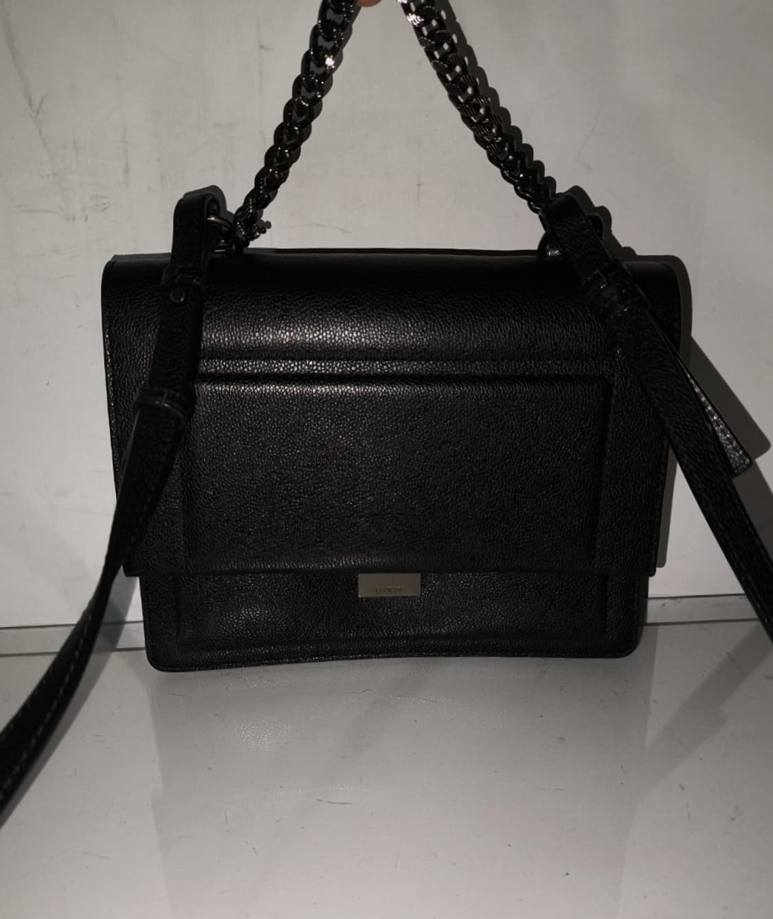 쿠론 메탈 벨 미니 크로스백 상품이미지1