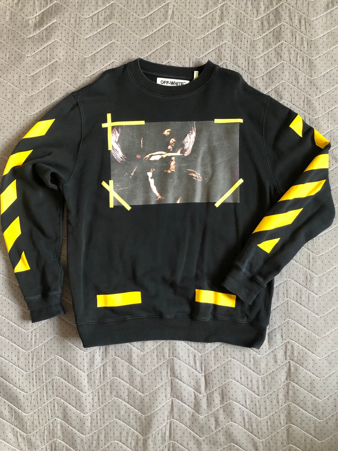 오프화이트 카라바지오 맨투맨 상품이미지1