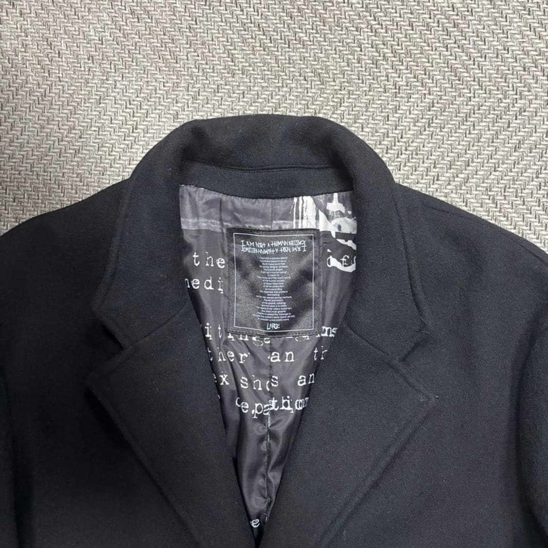 아임낫어휴먼비잉 패치 디테일 코트 v0256 상품이미지5