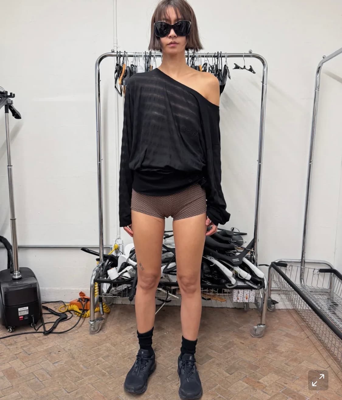 S/E/O 오프숄더티 상품이미지1