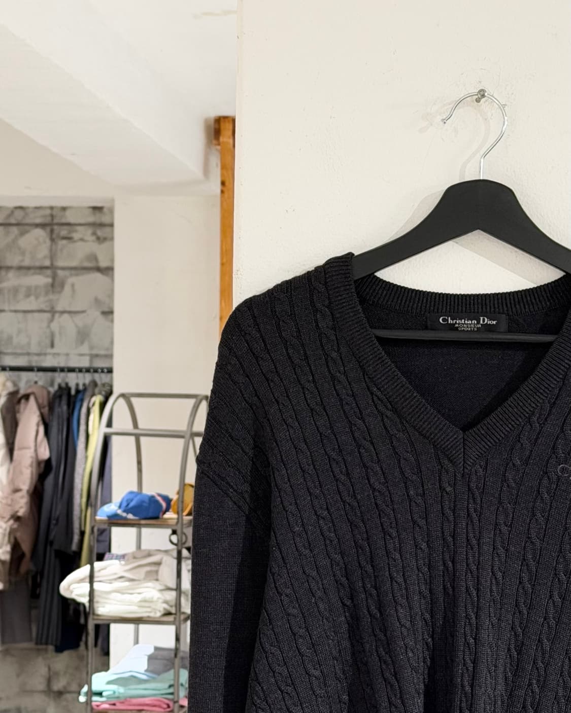 크리스찬 디올 스포츠 블랙 루즈핏 브이넥 케이블 니트 상품이미지2