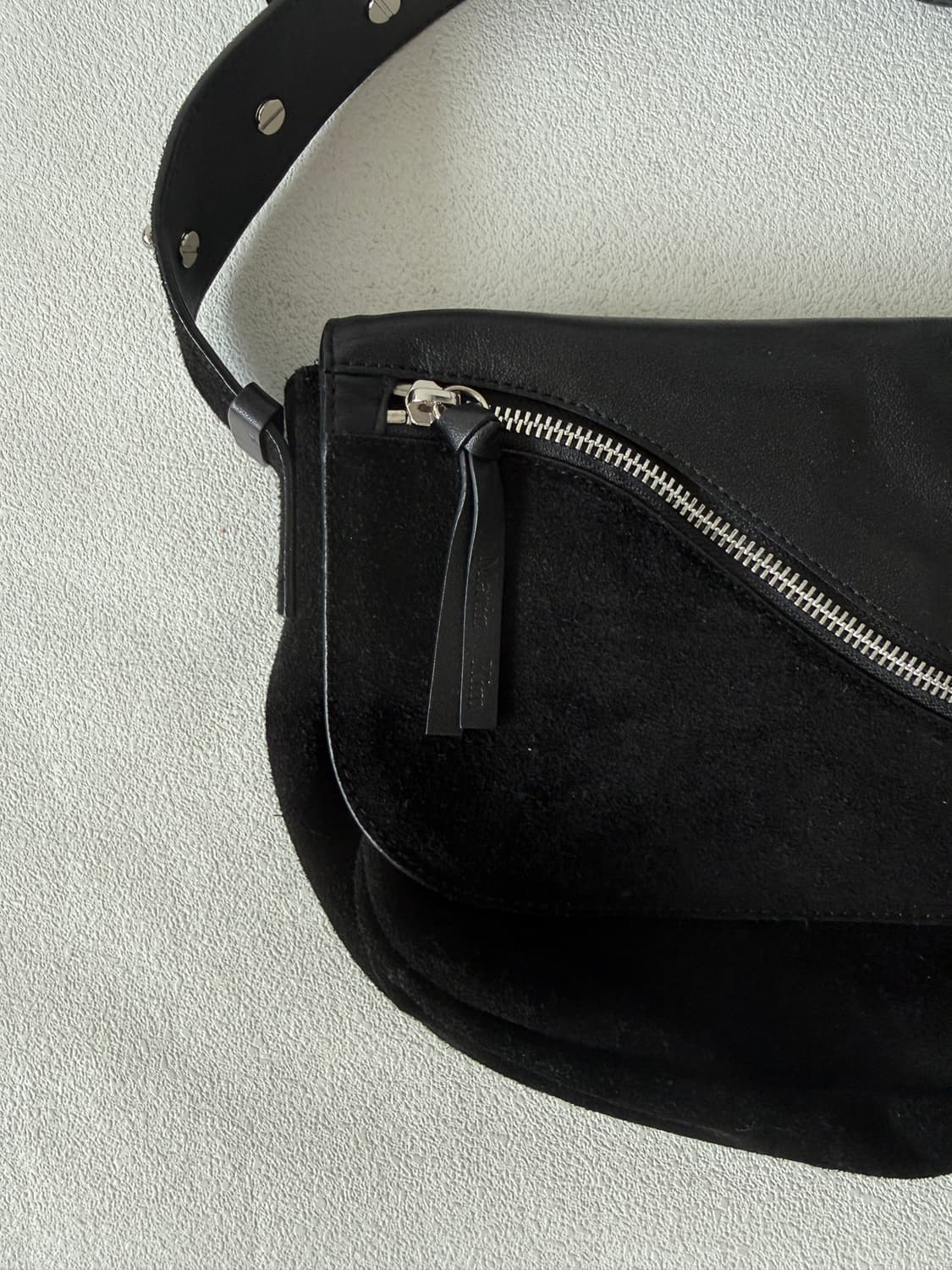 마땡킴(Matin Kim) 레더&스웨이드 숄더 크로스백 상품이미지3