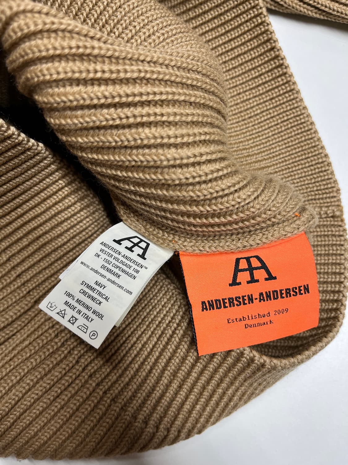 안데르센-안데르센 네이비 니트 크루넥 카멜 상품이미지3