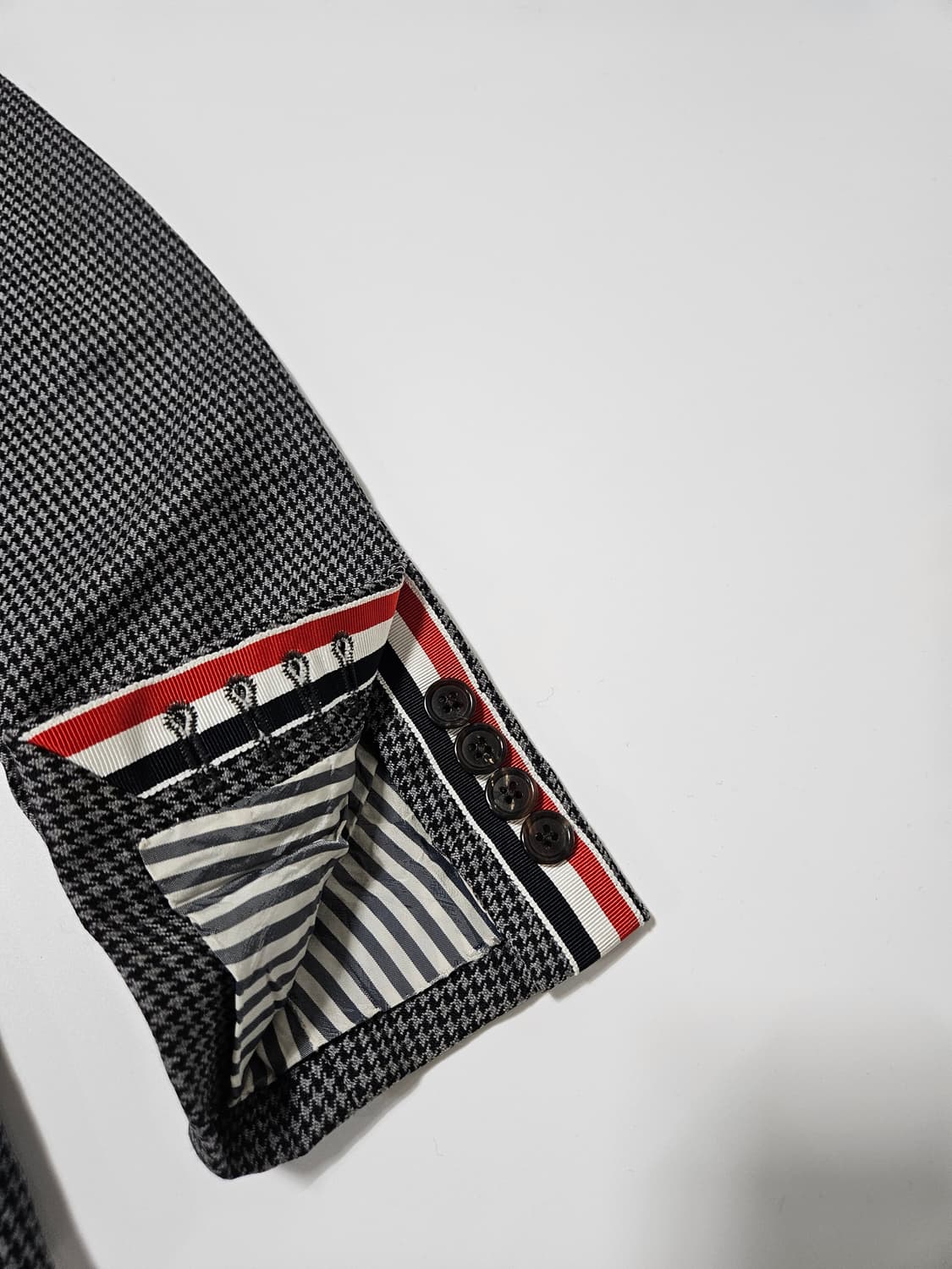 톰브라운 하운드투스 체크 자켓[0] 상품이미지4