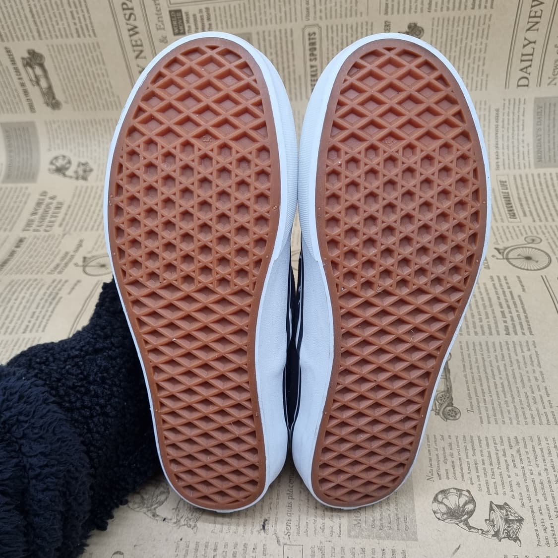 반스 블랙 페이즐리 슬립온 245 상품이미지3