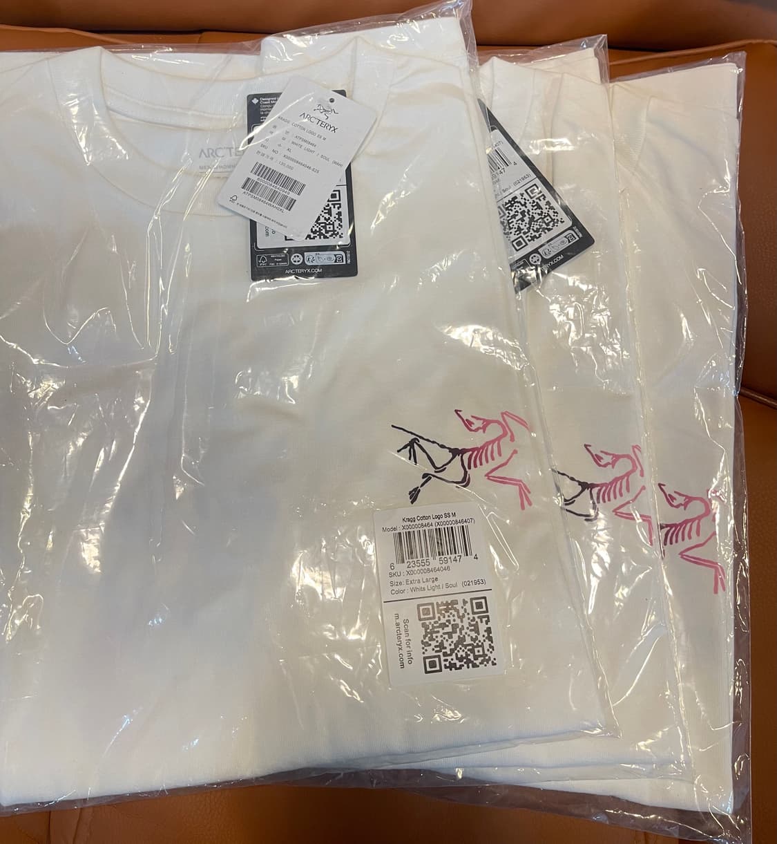 [새상품/정품] 아크테릭스 빅로고 남녀공용 반팔티 (화이트 / XL) 상품이미지5