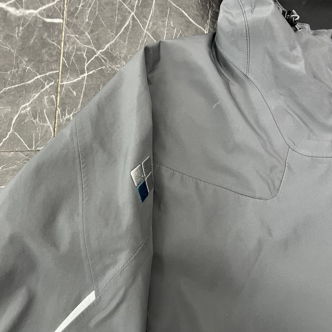 몽벨 로고 테이프심 고어텍스 바람막이 자켓 상품이미지4