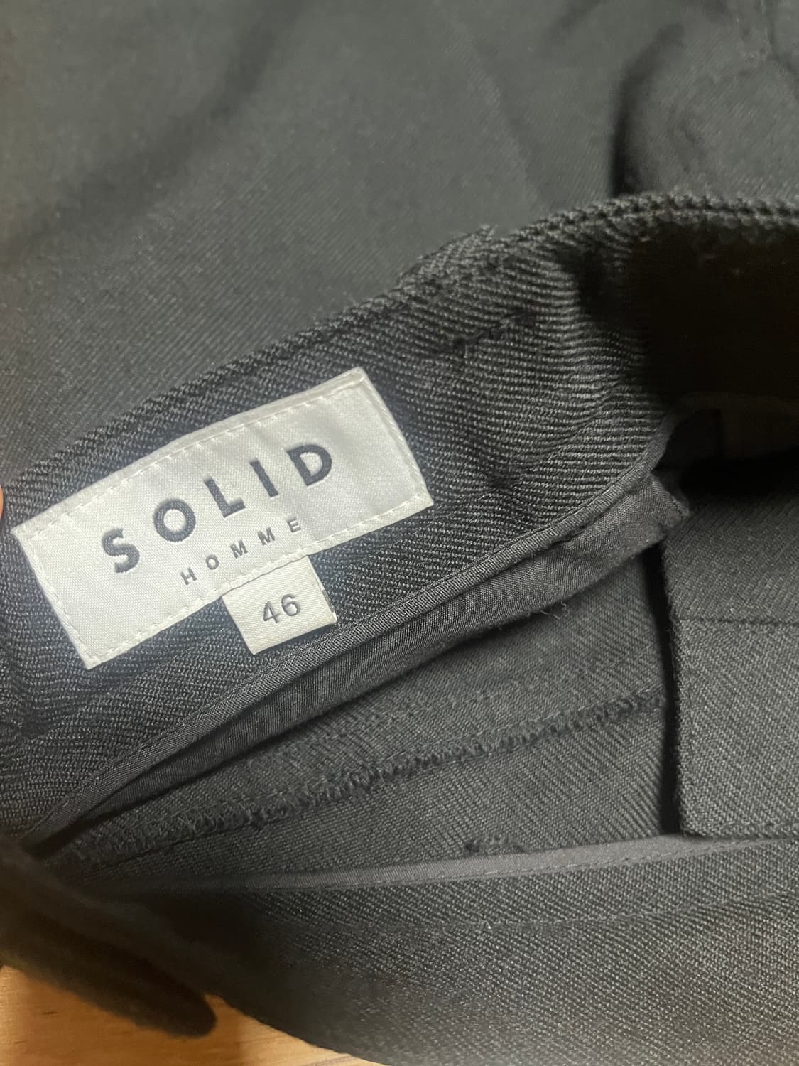 솔리드옴므 울슬랙스 30 사이즈 새상품 팝니다. 상품이미지7