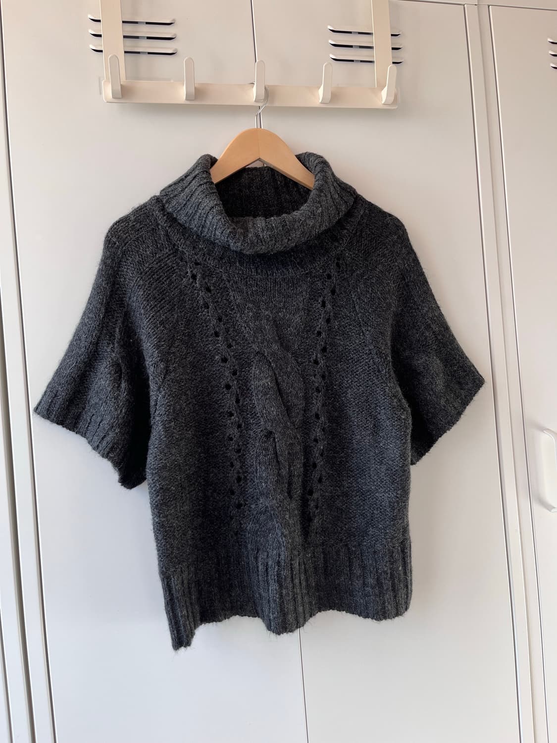 Sempre 차콜 꽈배기 목폴라 울니트 상품이미지3