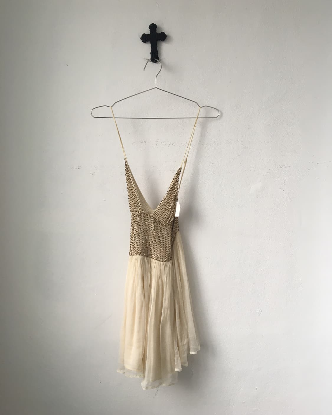 Beads point sleeveless 상품이미지1