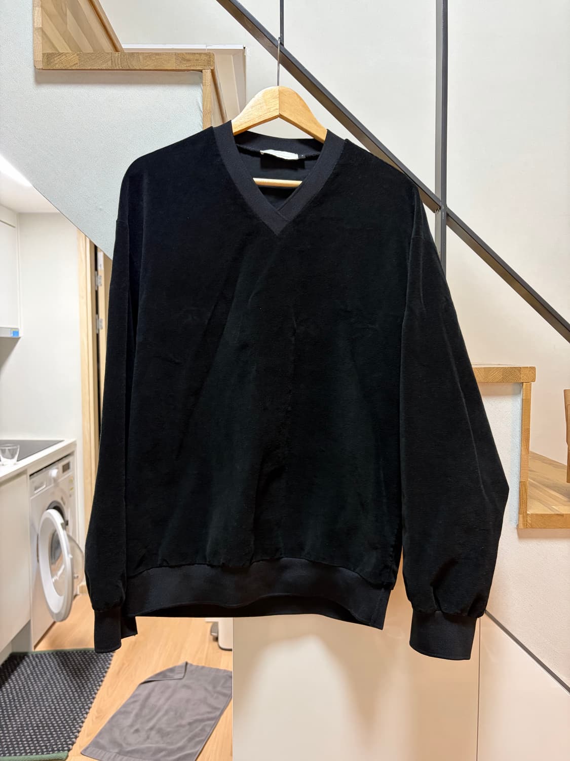 아모멘토 벨벳 브이넥 풀오버 상품이미지3